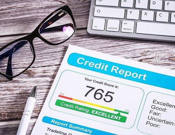 Experian vs. Equifax: What’s the Difference? – Credit & Debt